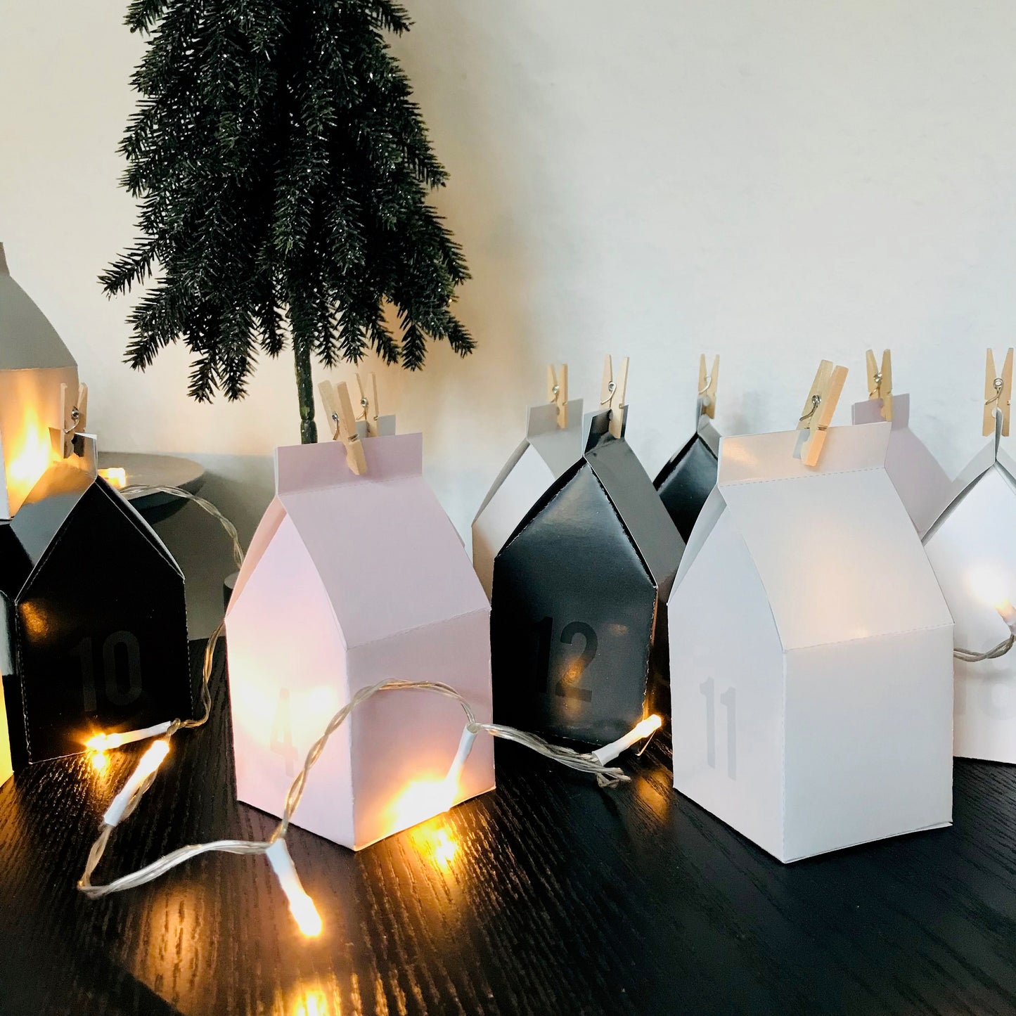 Adventskalender Häuschen Bastelset Modern