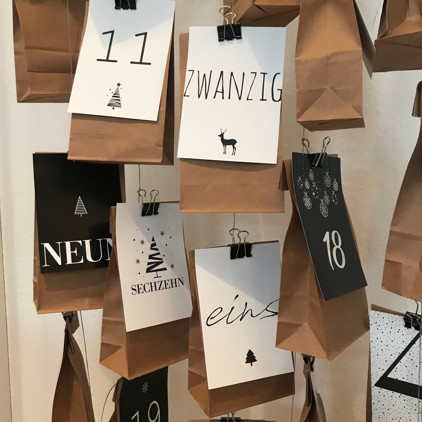 Adventskalender Karten schwarz-weiß