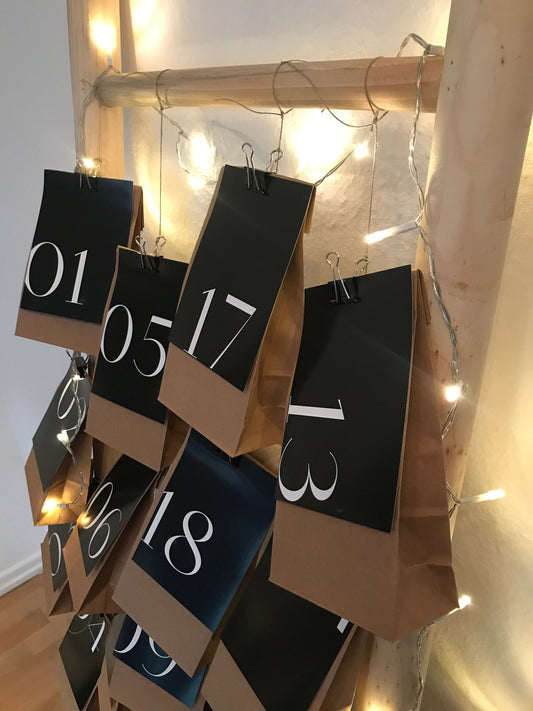 Adventskalender Karten Zahlen schwarz + weiß