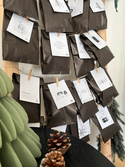 Kleine Adventskalender Karten black & white A7